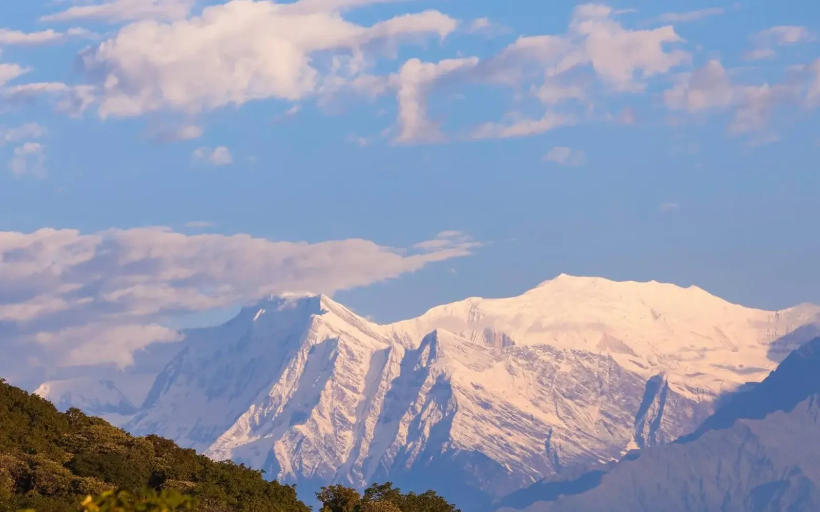 Experience Luxury Trekking in Nepal with Everest Mountain Flight