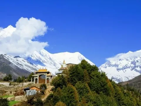 Manaslu Circuit Trek