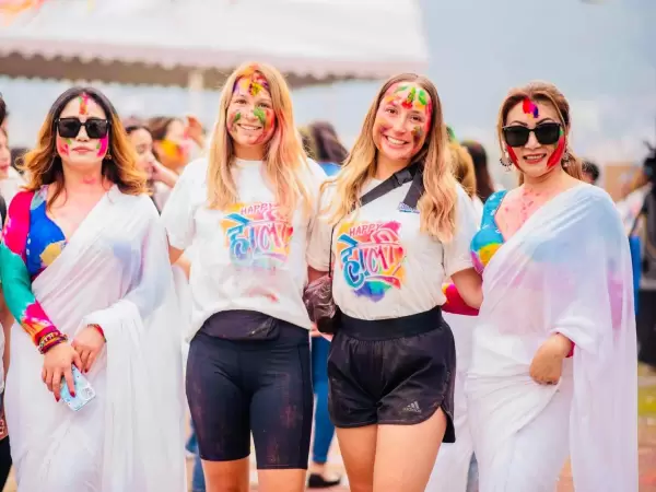 Experience the Magic of Holi – The Festival of Colors!