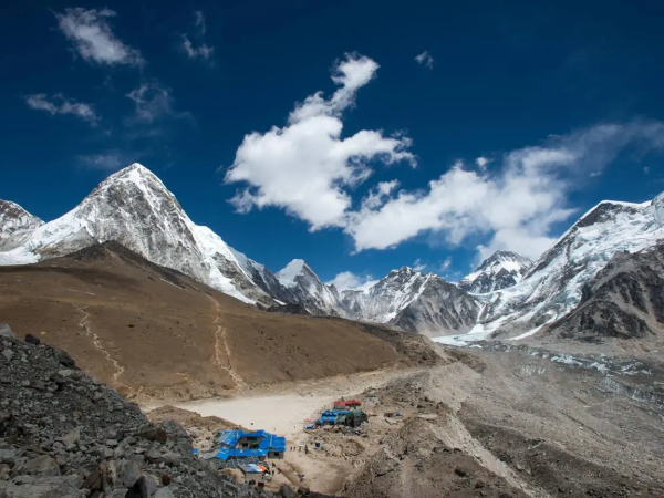 Is Everest Base Camp Trek Possible for Travelers from Singapore and Vietnam?