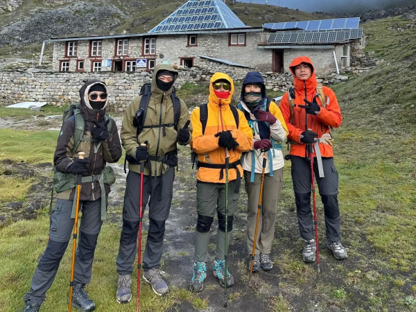 Nepal trekking clothing guide-How to dress for high-altitude trekking