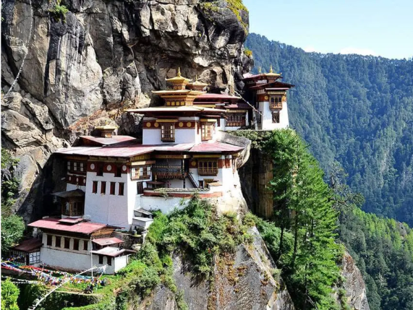Visit Tiger’s Nest Bhutan: Hiking Trail, Best Time, and Travel Essentials