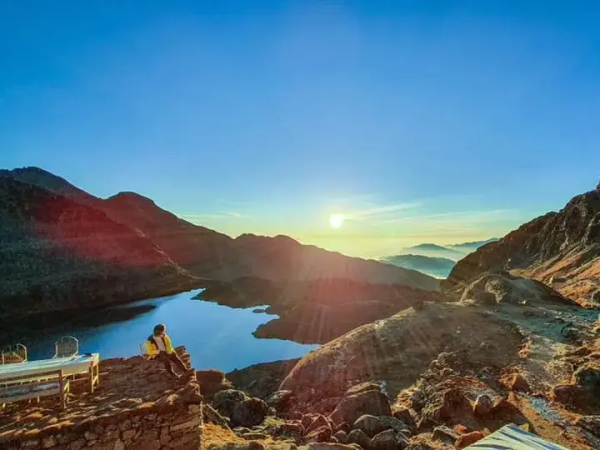 Trekking to Gosaikunda Lake: Tips and Highlights