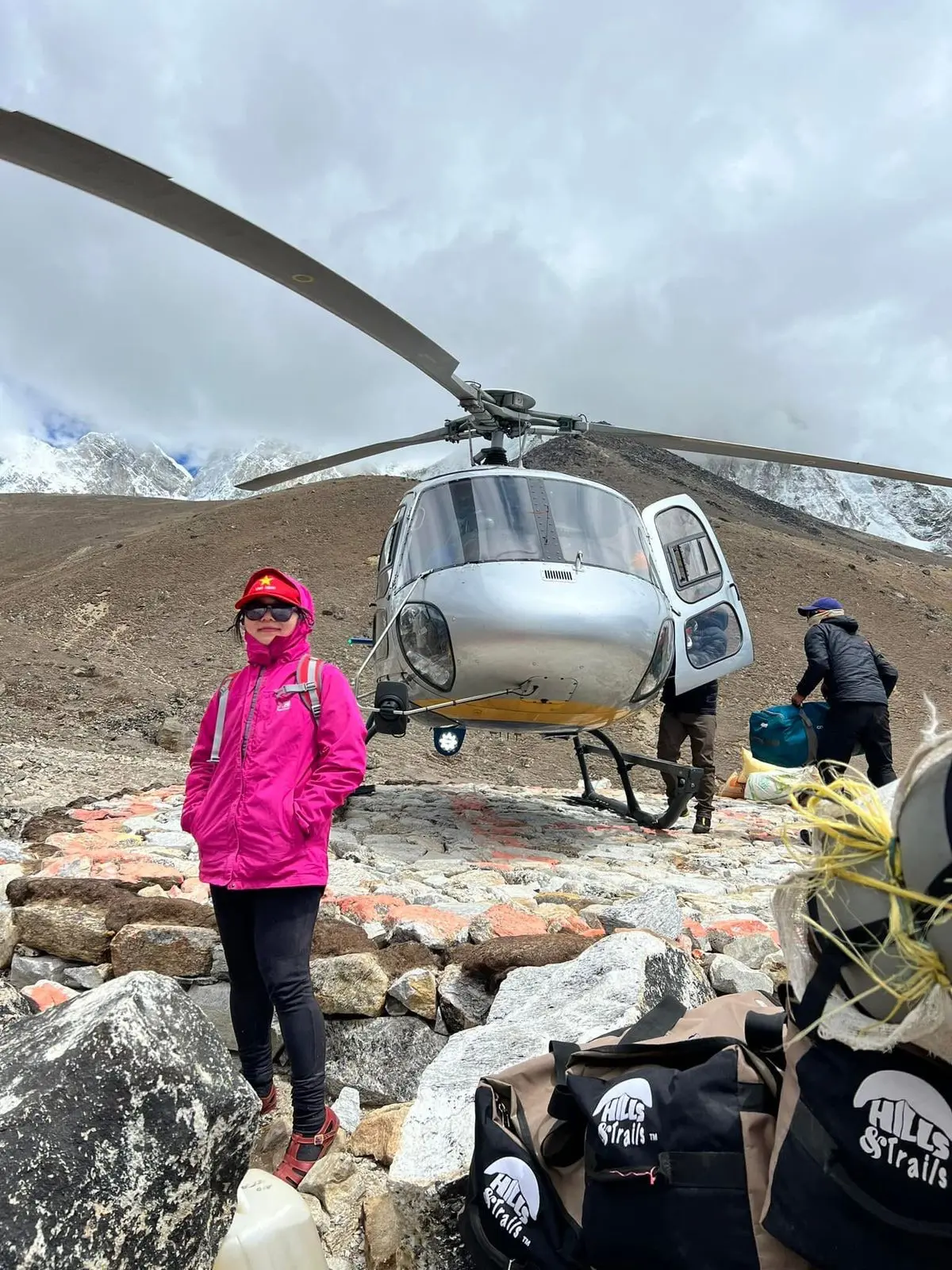https://www.odeaservices.com/trips/everest-base-camp-helicopter-tour-a-luxury-scenic-flight-over-the-himalayas